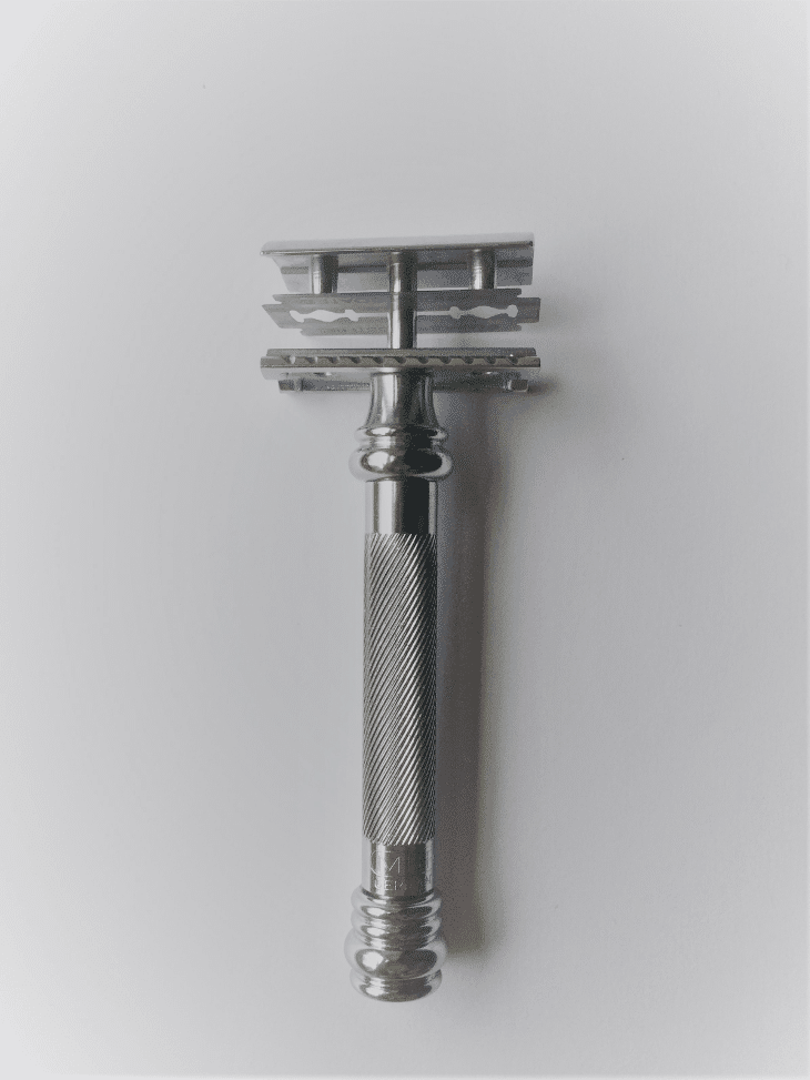 Assembly of Two-Piece Safety Razor